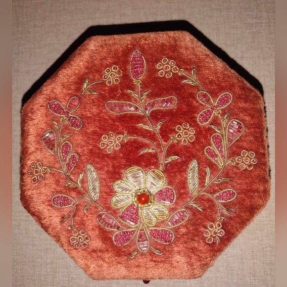 Pier 1 Cute Red Trinket Box/Jewelry Box/ Sewing Box - Picture 6 of 6